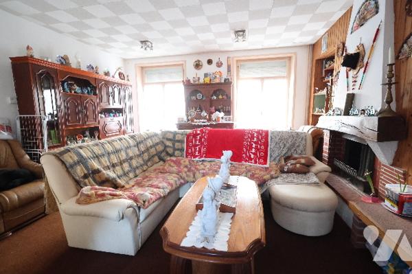 Spacieuse maison proche du centre-ville, 3 chambres, garage - vendue avec le locataire en place.