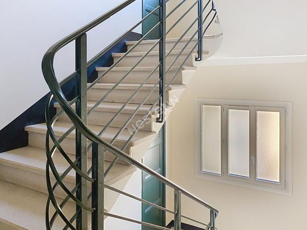 Appartement Toulon de 3 pièces de 64.45 m² avec balcon et cave .