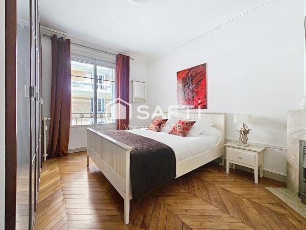 Charme de l'ancien (parquet, moulures, cheminée)