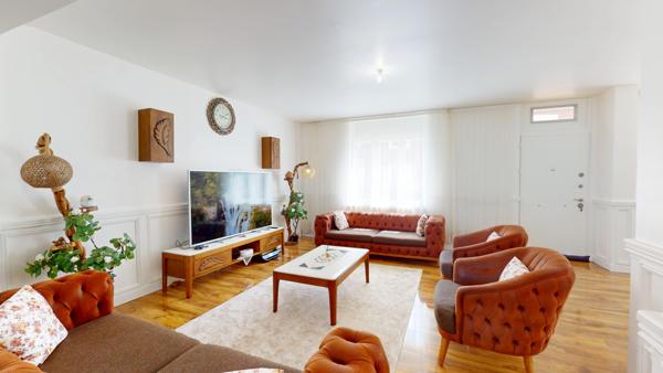 Maison 8 pièces - 310 m² Exclusivité efficity