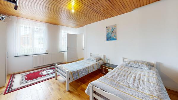 Maison 8 pièces - 310 m² Exclusivité efficity