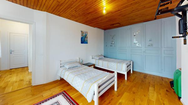 Maison 8 pièces - 310 m² Exclusivité efficity