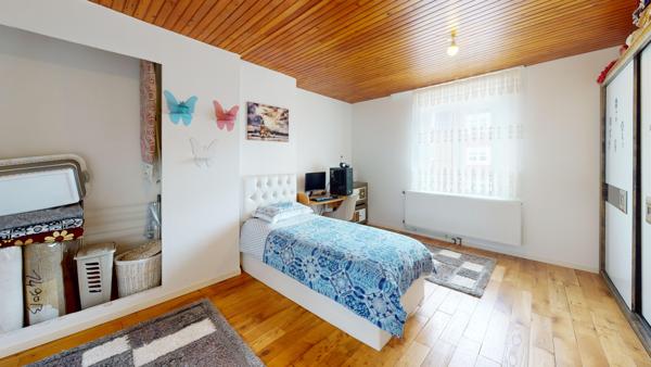 Maison 8 pièces - 310 m² Exclusivité efficity