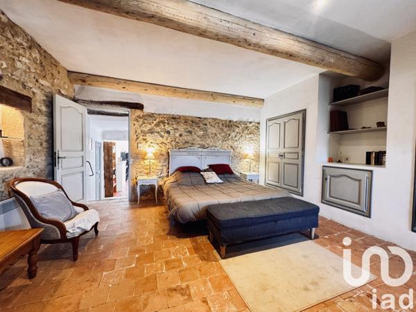 Maison de village 7 pièces de 171 m² à Brue-Auriac (83119)