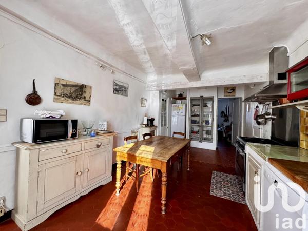 Maison de village 7 pièces de 171 m² à Brue-Auriac (83119)