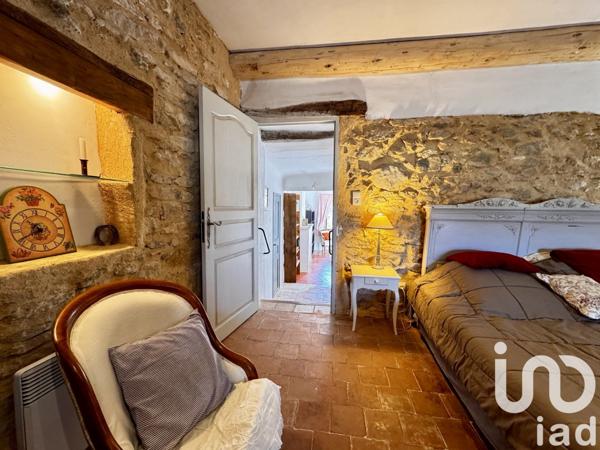 Maison de village 7 pièces de 171 m² à Brue-Auriac (83119)