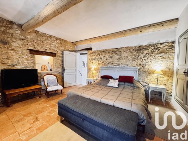 Maison de village 7 pièces de 171 m² à Brue-Auriac (83119)