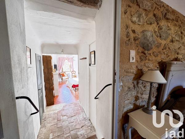 Maison de village 7 pièces de 171 m² à Brue-Auriac (83119)