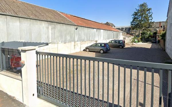 Stationnement à louer    8 m2 Brive-la-Gaillarde