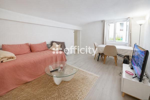 Appartement
         3 pièces
        - 35 m² 169 000 € *