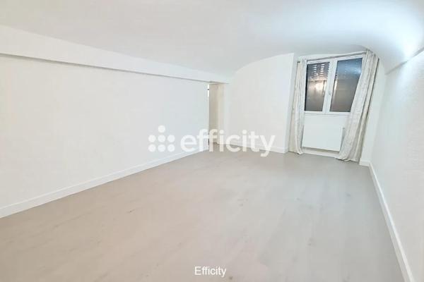 Appartement
         3 pièces
        - 35 m² 169 000 € *