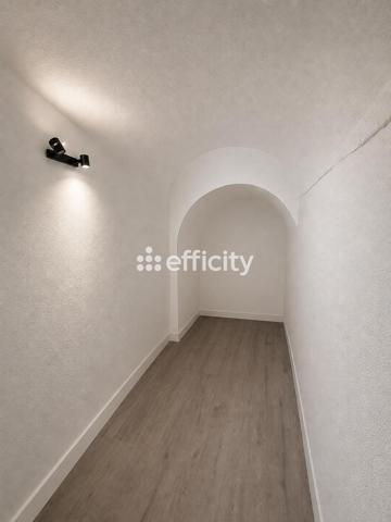 Appartement
         3 pièces
        - 35 m² 169 000 € *