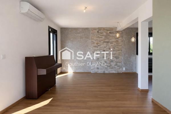 Bien rare sur le secteur : villa 4 chambres avec suite en rez-de-chaussée, piscine et sous-sol aménageable.