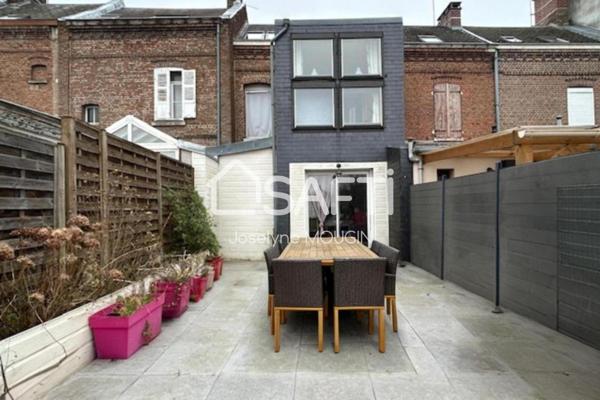 Amiens, Amiénoise avec jardin, 2 chambres, grand palier bureau.