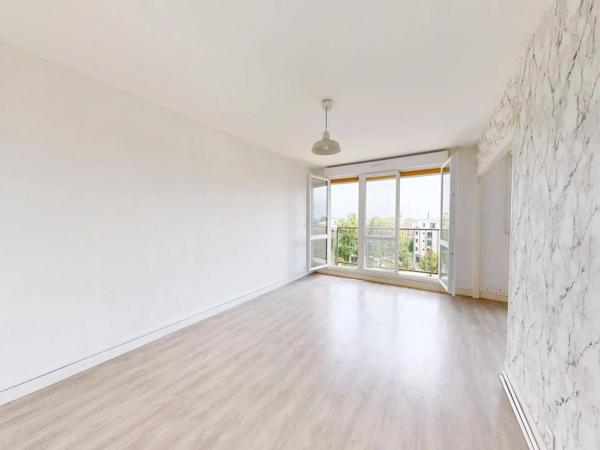 Appartement de Type T3 - Balcon & Ascenseur