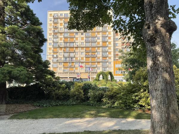 Appartement de Type T3 - Balcon & Ascenseur