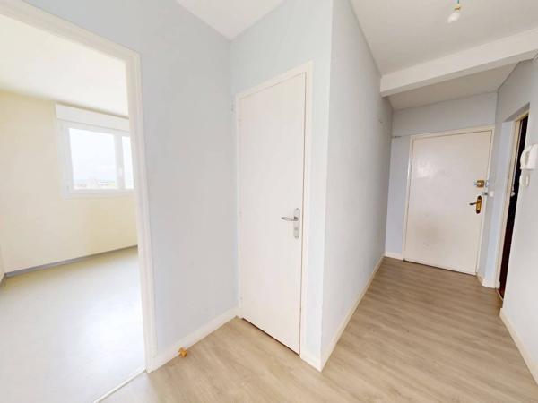 Appartement de Type T3 - Balcon & Ascenseur