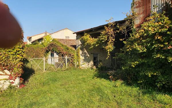 Maison à vendre    6 pièces •  Courçon