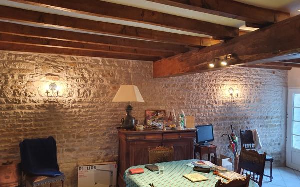 Maison à vendre    6 pièces •  Courçon