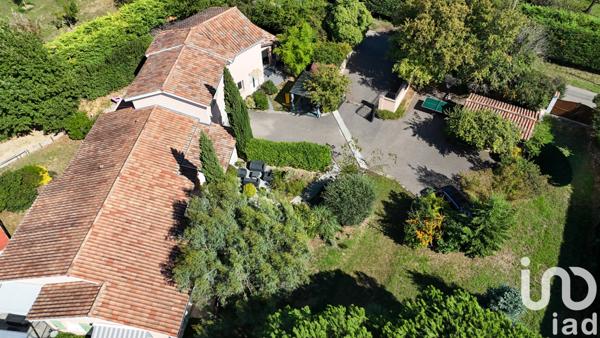 Maison à vendre 10 pièces 297 m² Saint-Genis-Laval