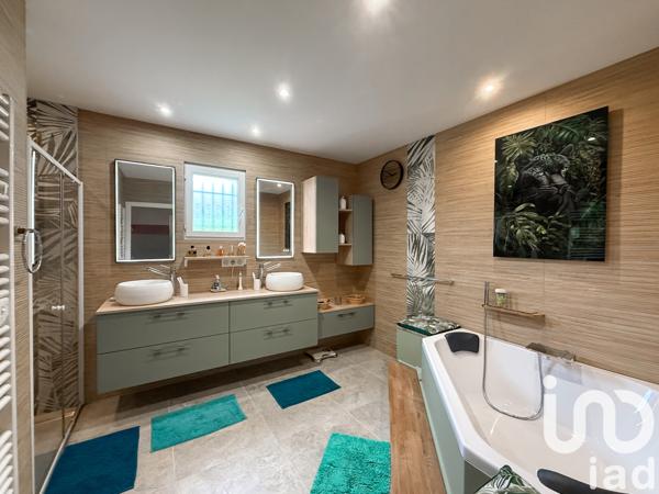 Maison à vendre 10 pièces 297 m² Saint-Genis-Laval