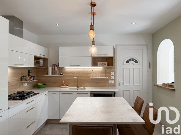 Maison à vendre 10 pièces 297 m² Saint-Genis-Laval