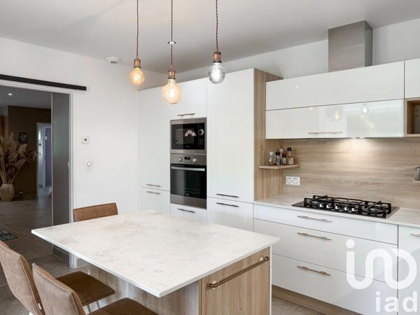 Maison à vendre 10 pièces 297 m² Saint-Genis-Laval