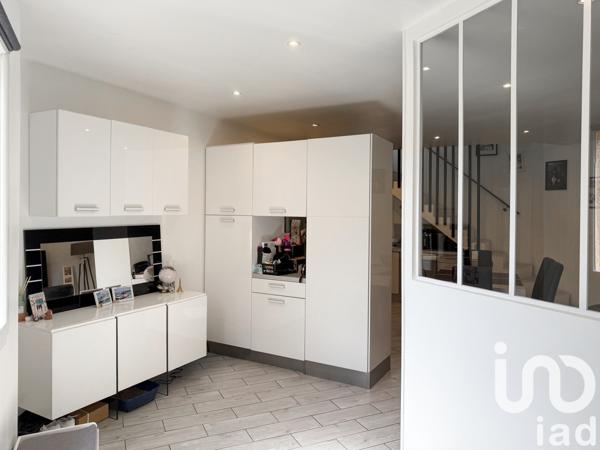 Maison à vendre 10 pièces 297 m² Saint-Genis-Laval