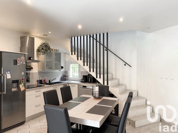 Maison à vendre 10 pièces 297 m² Saint-Genis-Laval