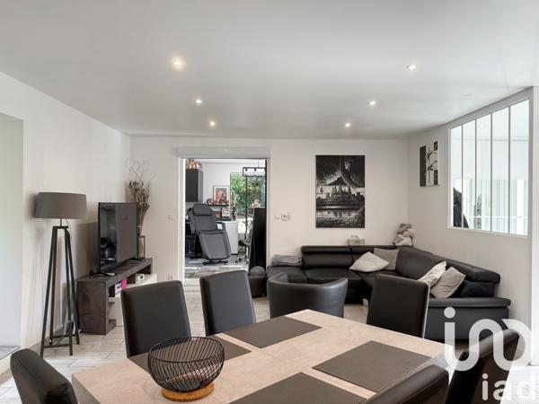 Maison à vendre 10 pièces 297 m² Saint-Genis-Laval