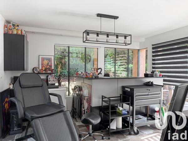 Maison à vendre 10 pièces 297 m² Saint-Genis-Laval