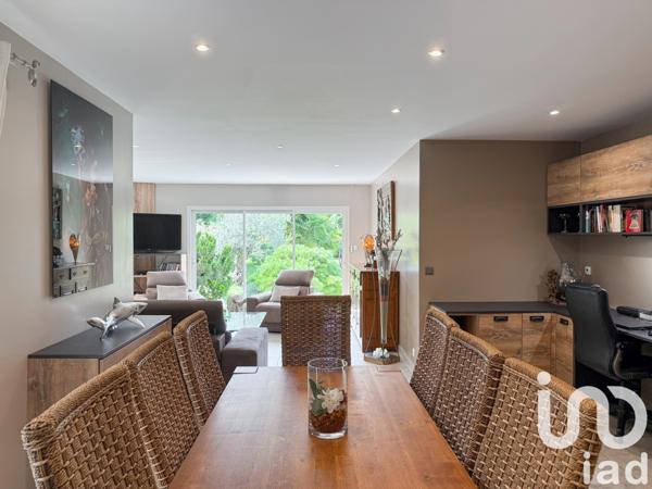 Maison à vendre 10 pièces 297 m² Saint-Genis-Laval