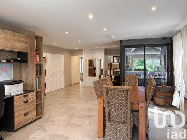 Maison à vendre 10 pièces 297 m² Saint-Genis-Laval