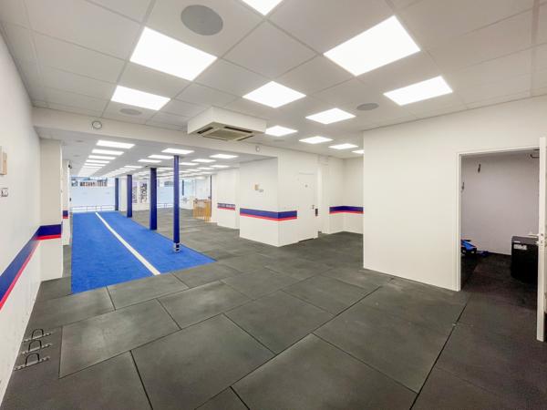 Paris 2ème - À LOUER - Local commercial haut de gamme de 280 m²