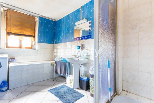 Immeuble
         9 pièces
        - 425 m² Exclusivité 208 000 €*
