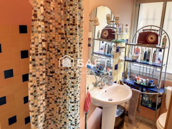 Appartement avec vue sur les montagnes.