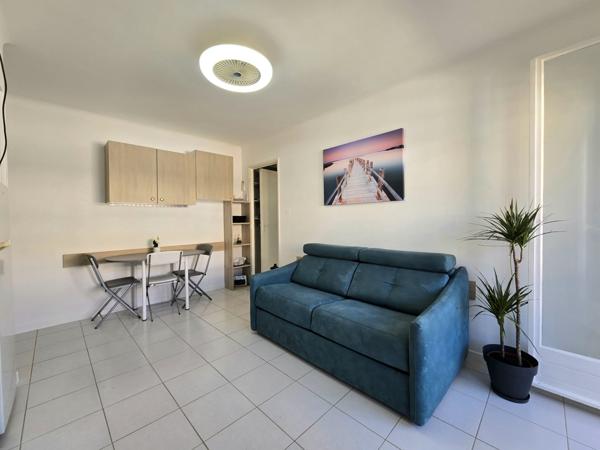 La Seyne-sur-Mer (83500) T2 rénové aux Sablettes – Vendu entièrement meublé - Parking