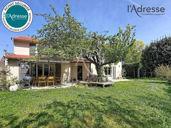 NANTERRE/ Maison 6 pièces 200 m² - Jardin/Terrasse 241m² - 3 Stationnements