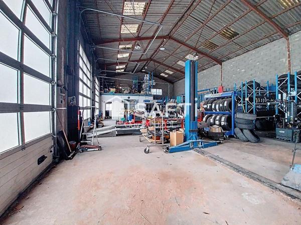 Murs commerciaux 300 m2 toute activité Pierrelatte