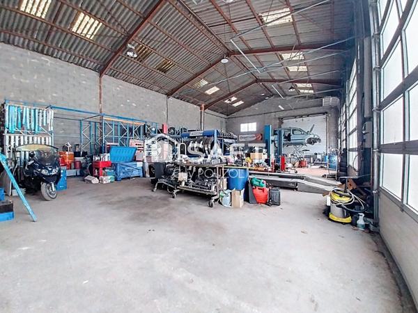 Murs commerciaux 300 m2 toute activité Pierrelatte