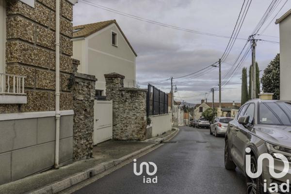 Duplex 3 pièces de 67 m² à Poissy (78300)