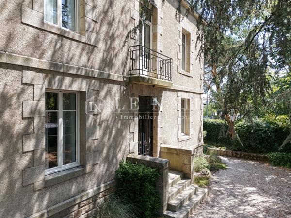 Demeure bourgeoise à la restauration d'exception dans le centre de Clisson
