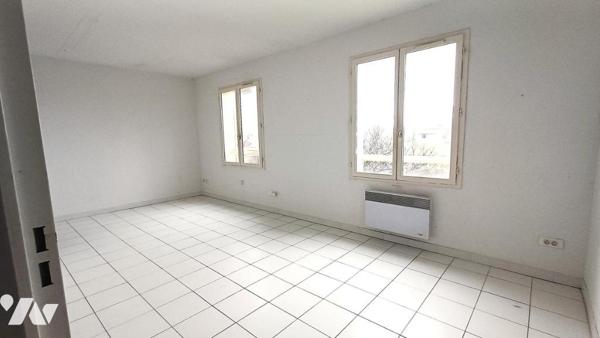 STUDIO situé dans une résidence au calme et proche du centre d'Uzès