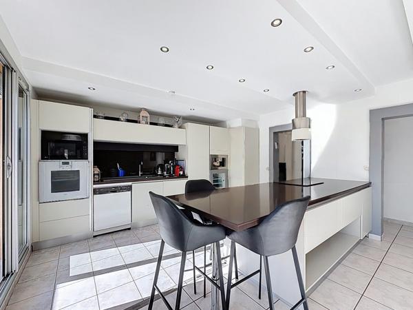 Décines-Charpieu (69150) Décines 95 m² – 3 chambres, balcon, garage
