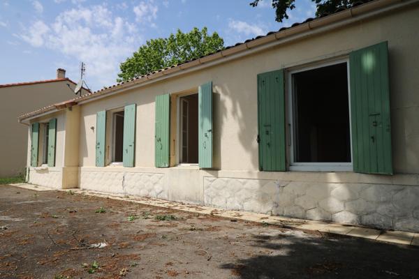 Maison De Village