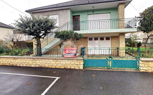 Maison à louer    4 pièces •  Terrasson-Lavilledieu