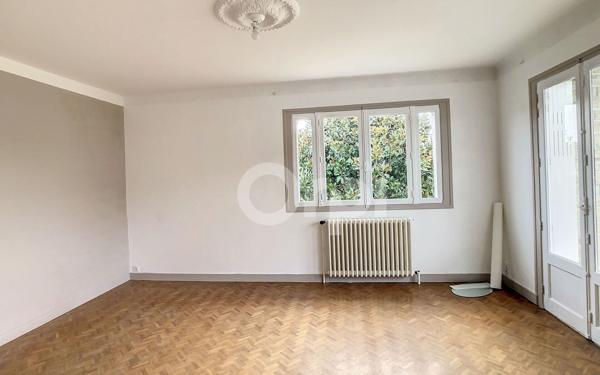 Maison à louer    4 pièces •  Terrasson-Lavilledieu