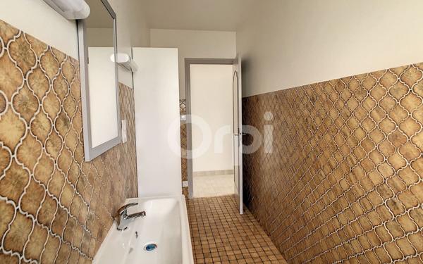 Maison à louer    4 pièces •  Terrasson-Lavilledieu