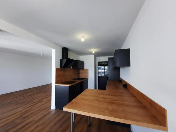 Appartement T5 à louer - 89 m² (réf : 519727)