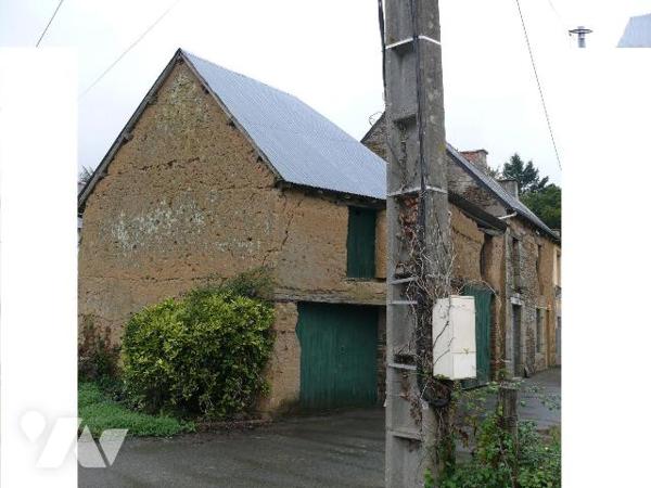 Au coeur d'un hameau situé à 10mn de l'axe Rennes/Saint Malo, maison à rénover offrant :
- au ...